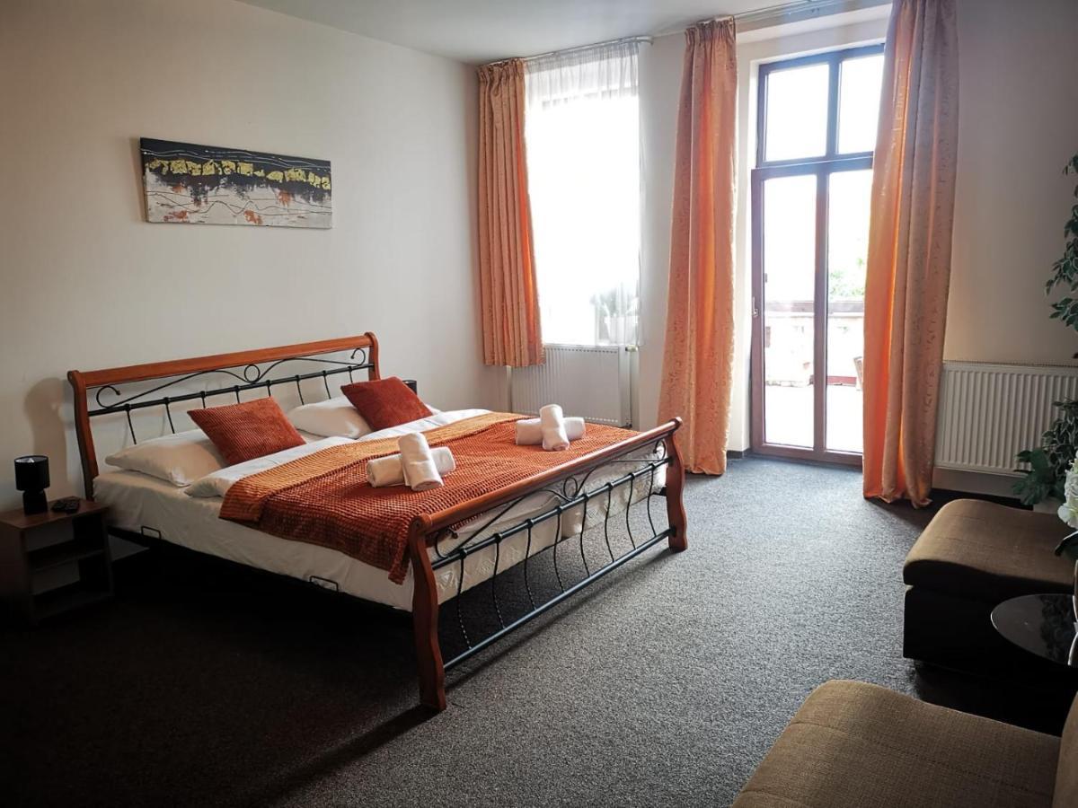 Hotel Palackeho 135 Melnik Luaran gambar