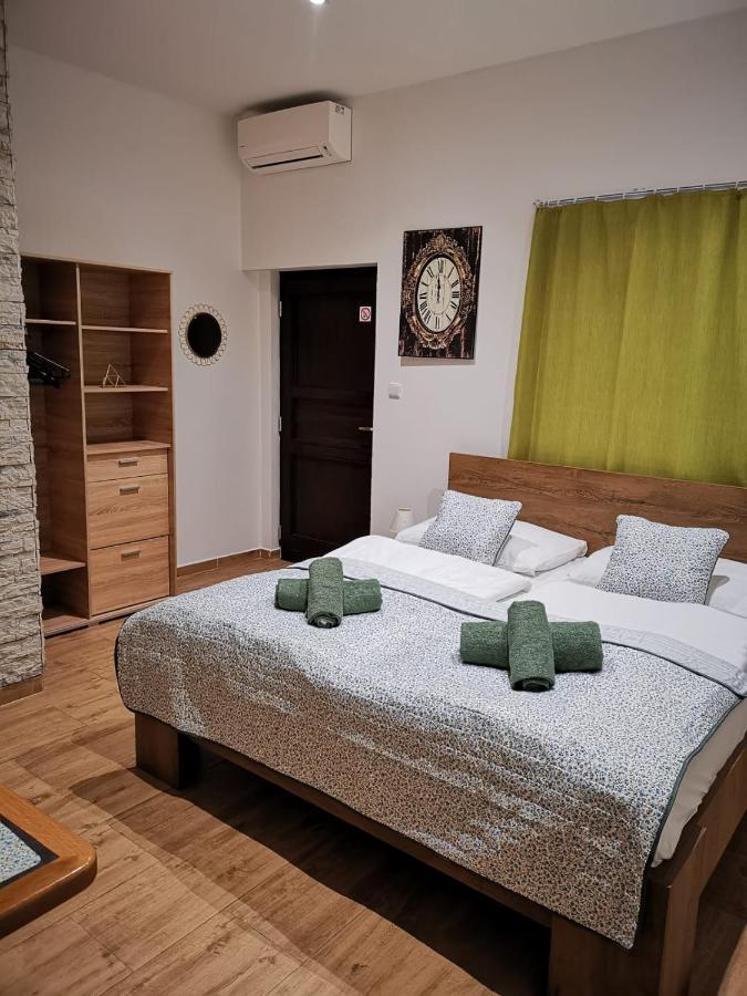 Hotel Palackeho 135 Melnik Luaran gambar